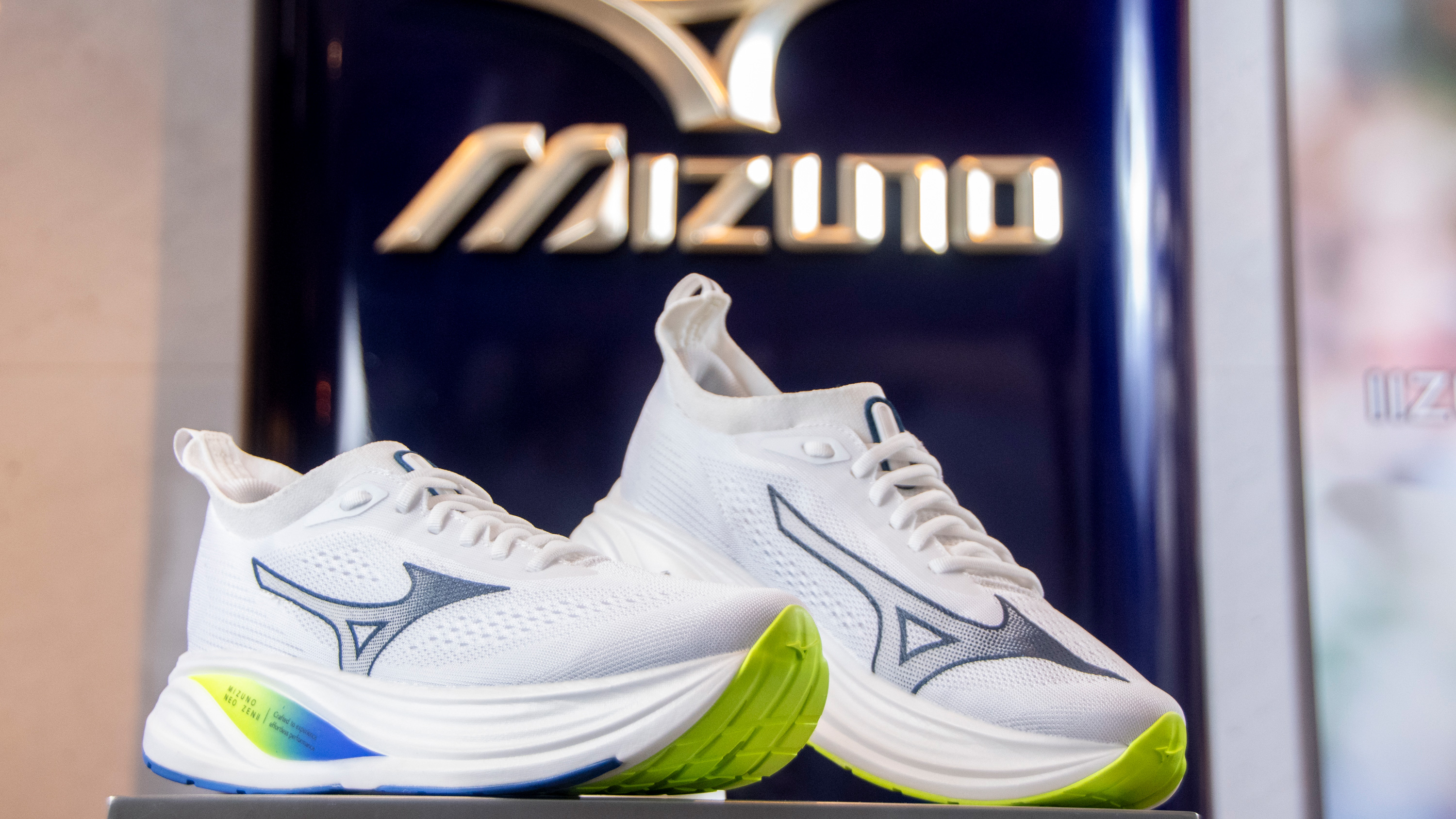 R.M Monthly Authentics：初めてでも間違いないランニングシューズ選び。《MIZUNO　NEO　ZEN2》前編