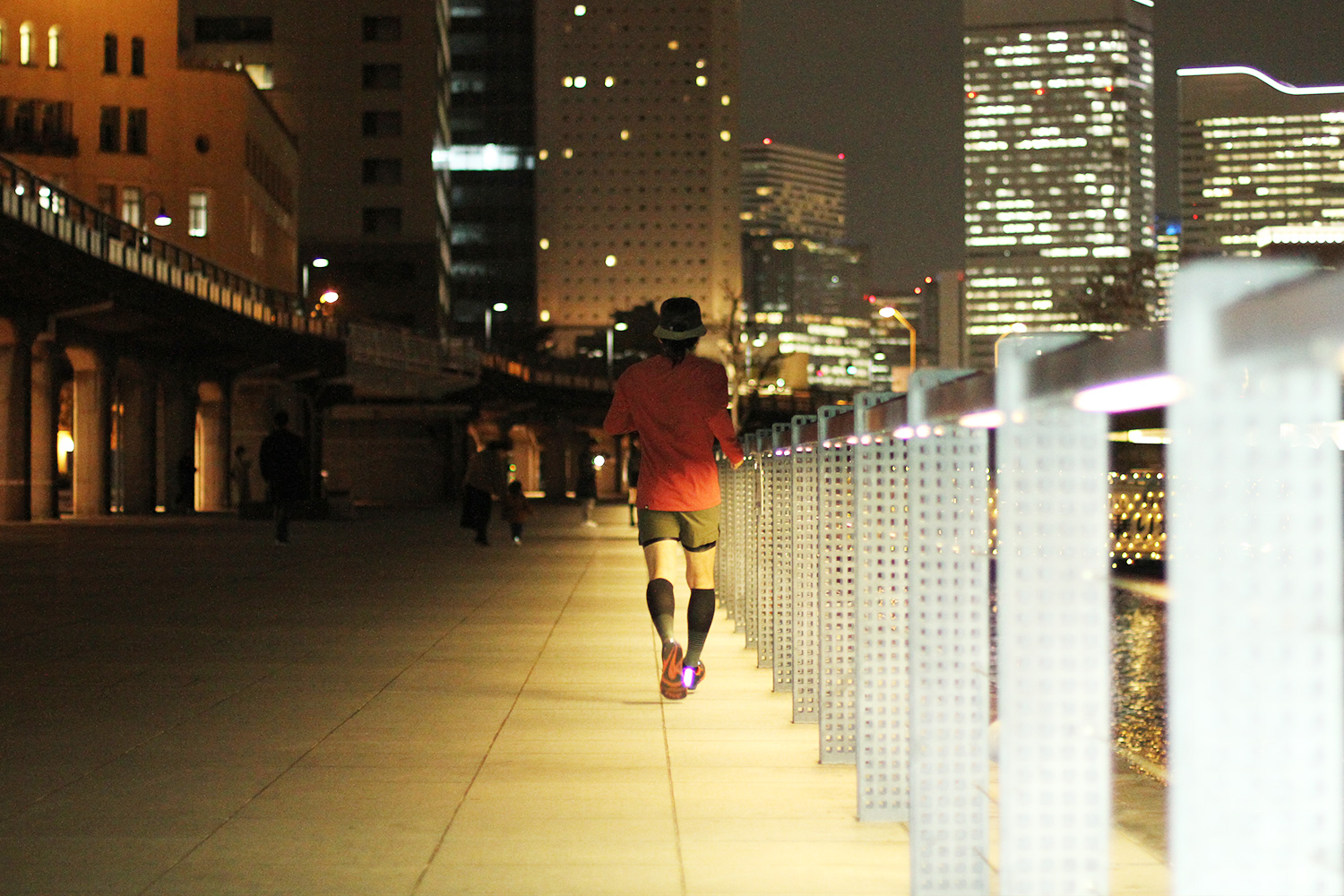 All Right！ “読んだら走りたくなる” ランナーズファイル PR Vol.4：中田陽介さん（a.k.a Cho S.K） 「音楽とビール、そして裸足ラン！ 週末の予定が読めない……そんな50代の挑戦を支える『ワンコインの神システム』」